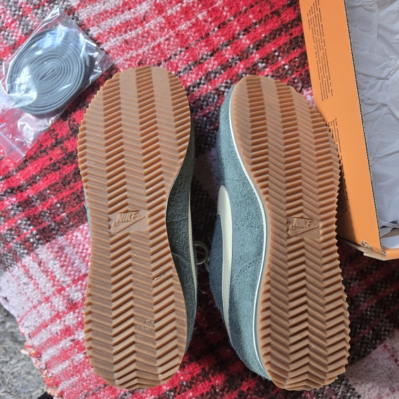 Nike Cortez Vintage Suede in Green and White - Picture 7 of 9